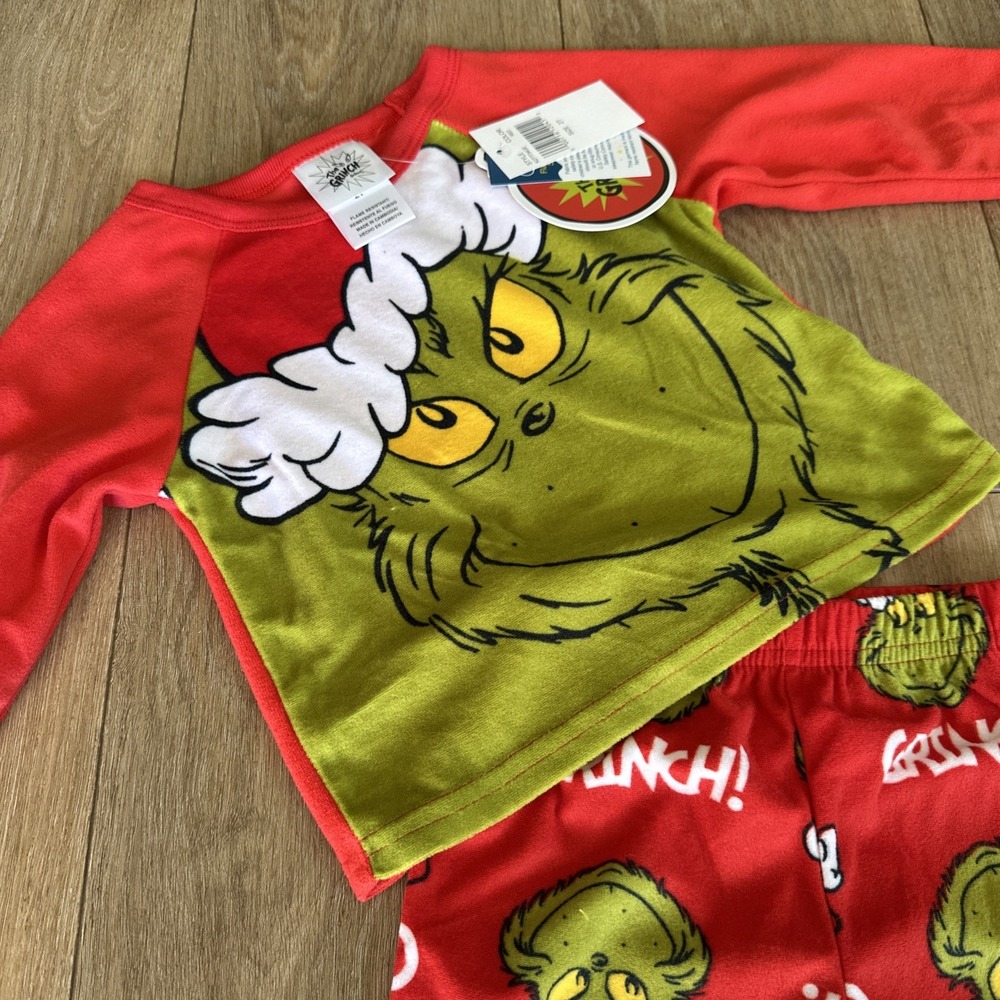 Dr Seuss Grinch Whoville Toddler Holiday 2 Pc Pajama Set 2T Flame Resistant